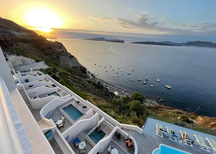 Kokkinos 3* Akrotírion